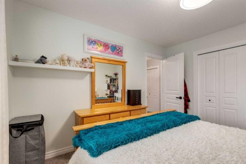 172 Oakmere Way, Chestermere, AB 