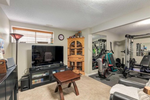 172 Oakmere Way, Chestermere, AB 