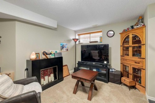 172 Oakmere Way, Chestermere, AB 