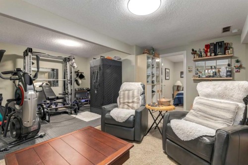 172 Oakmere Way, Chestermere, AB 