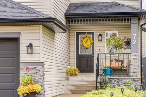 172 Oakmere Way, Chestermere, AB 