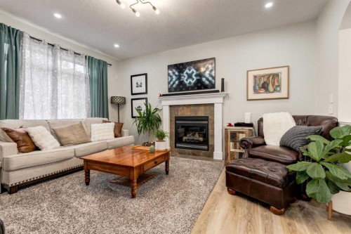 172 Oakmere Way, Chestermere, AB 