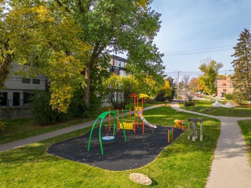 7-2110 15 Street Sw, Calgary, AB 