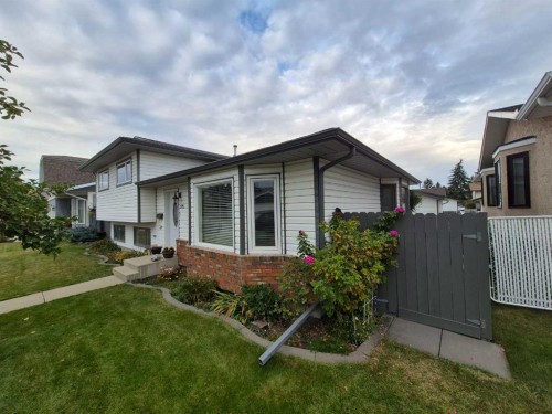 5715 58 Avenue, Olds, AB 