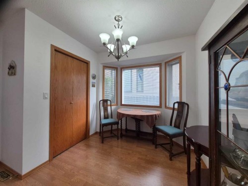 5715 58 Avenue, Olds, AB 