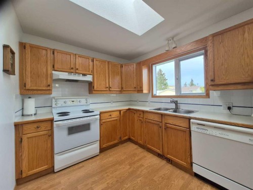 5715 58 Avenue, Olds, AB 