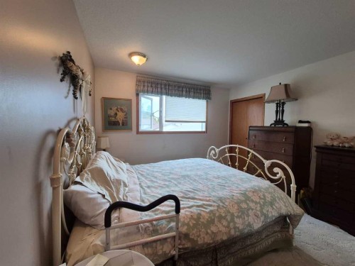 5715 58 Avenue, Olds, AB 