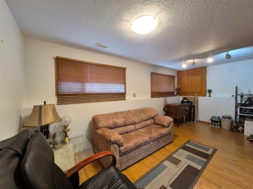 5715 58 Avenue, Olds, AB 