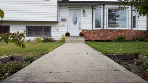 5715 58 Avenue, Olds, AB 