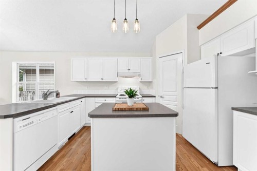 73 Inverness Green Se, Calgary, AB 