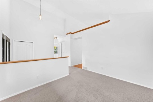 73 Inverness Green Se, Calgary, AB 