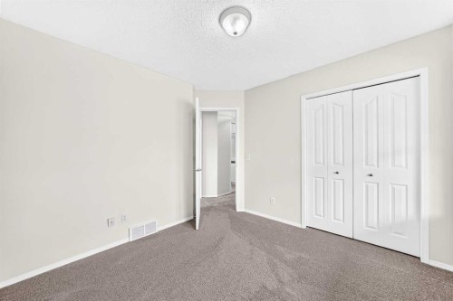 73 Inverness Green Se, Calgary, AB 