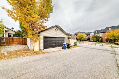73 Inverness Green Se, Calgary, AB 