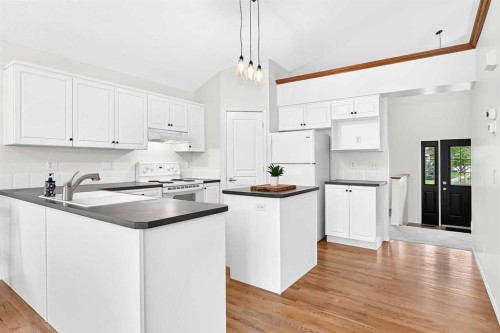 73 Inverness Green Se, Calgary, AB 
