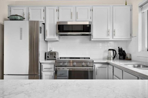 63 Beaconsfield Way Nw, Calgary, AB 