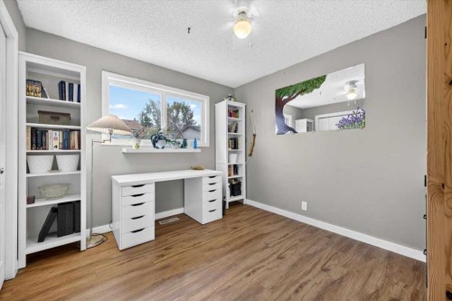 63 Beaconsfield Way Nw, Calgary, AB 