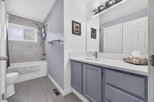 63 Beaconsfield Way Nw, Calgary, AB 