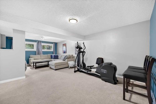 63 Beaconsfield Way Nw, Calgary, AB 