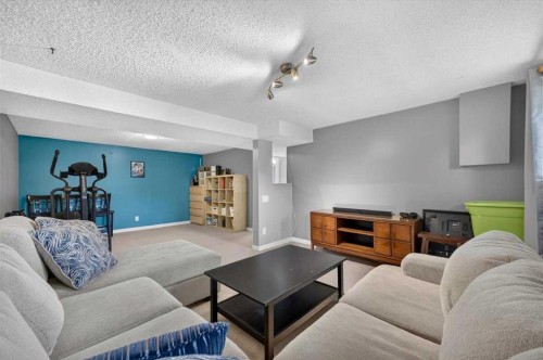 63 Beaconsfield Way Nw, Calgary, AB 