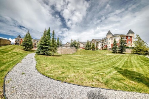 443-26 Val Gardena View Sw, Calgary, AB 