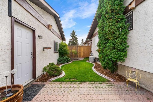 479 Bracewood Crescent Sw, Calgary, AB 