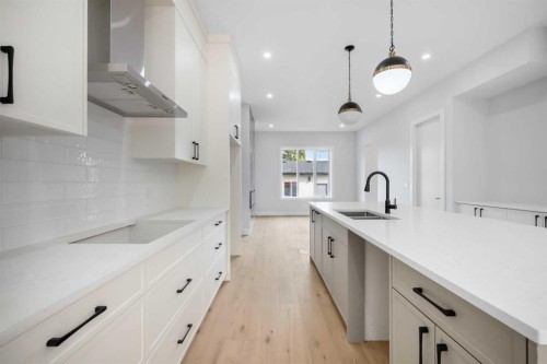 8308 34 Avenue Nw, Calgary, AB 