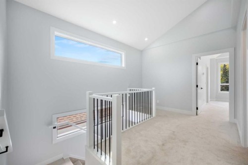 8308 34 Avenue Nw, Calgary, AB 