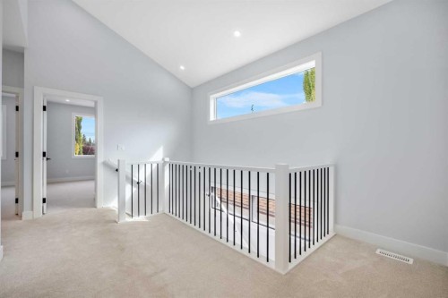 8308 34 Avenue Nw, Calgary, AB 