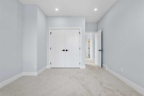 8308 34 Avenue Nw, Calgary, AB 