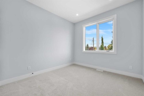 8308 34 Avenue Nw, Calgary, AB 
