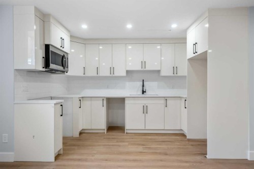 8308 34 Avenue Nw, Calgary, AB 