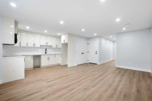 8308 34 Avenue Nw, Calgary, AB 