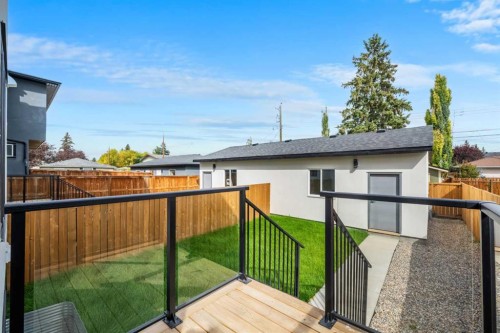 8308 34 Avenue Nw, Calgary, AB 