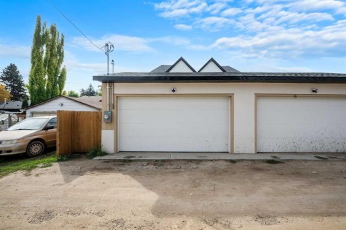 8308 34 Avenue Nw, Calgary, AB 
