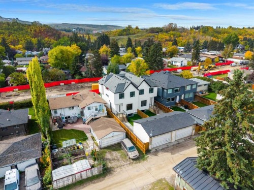 8308 34 Avenue Nw, Calgary, AB 