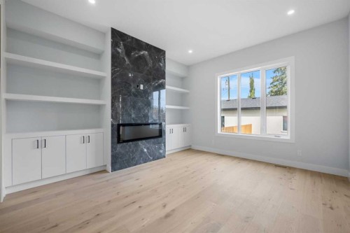 8308 34 Avenue Nw, Calgary, AB 