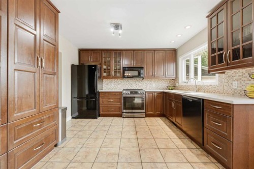 9 Foxwell Road Se, Calgary, AB 