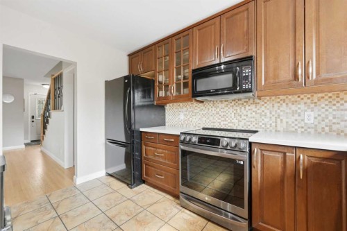 9 Foxwell Road Se, Calgary, AB 