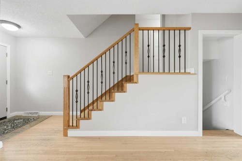 9 Foxwell Road Se, Calgary, AB 