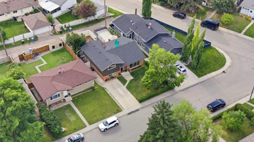 9 Foxwell Road Se, Calgary, AB 