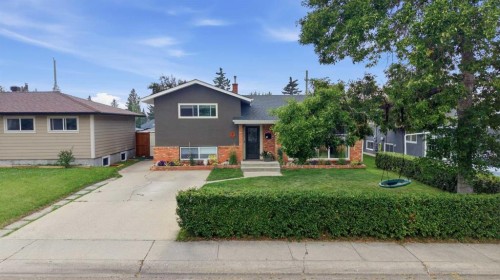 9 Foxwell Road Se, Calgary, AB 