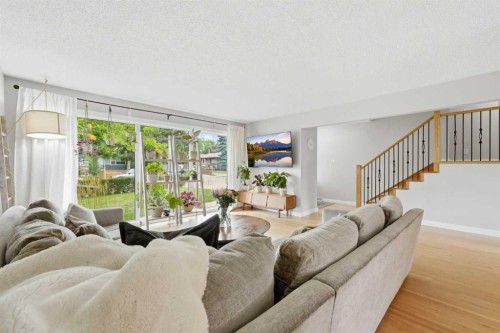 9 Foxwell Road Se, Calgary, AB 