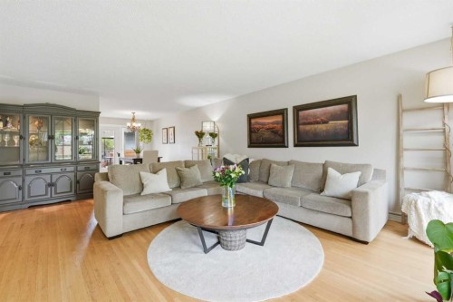 9 Foxwell Road Se, Calgary, AB 