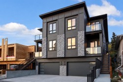 4614 22 Avenue NW Calgary, AB T3B 0Y1