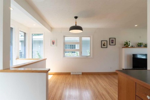 29 Hillary Crescent Sw, Calgary, AB 
