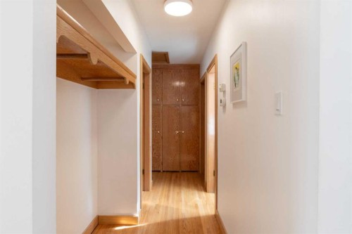 29 Hillary Crescent Sw, Calgary, AB 