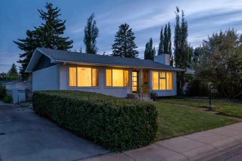 29 Hillary Crescent Sw, Calgary, AB 