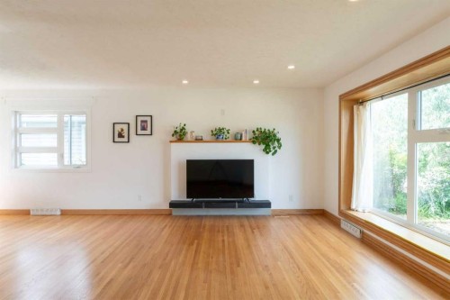 29 Hillary Crescent Sw, Calgary, AB 