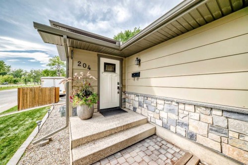 204 Midridge Crescent Se, Calgary, AB 