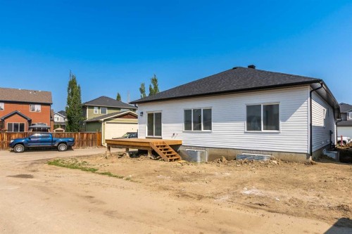 809 Hampshire Crescent Ne, High River, AB 